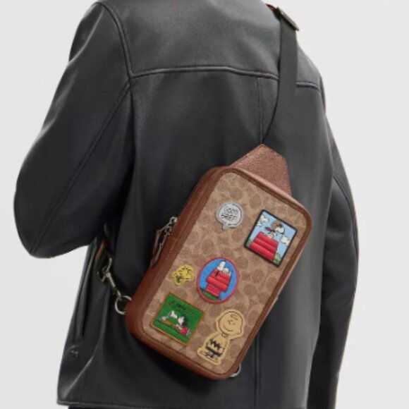 COACH PEANUTS Sullivan Pack in Signature Canvas with Patches - Picture 4 of 4